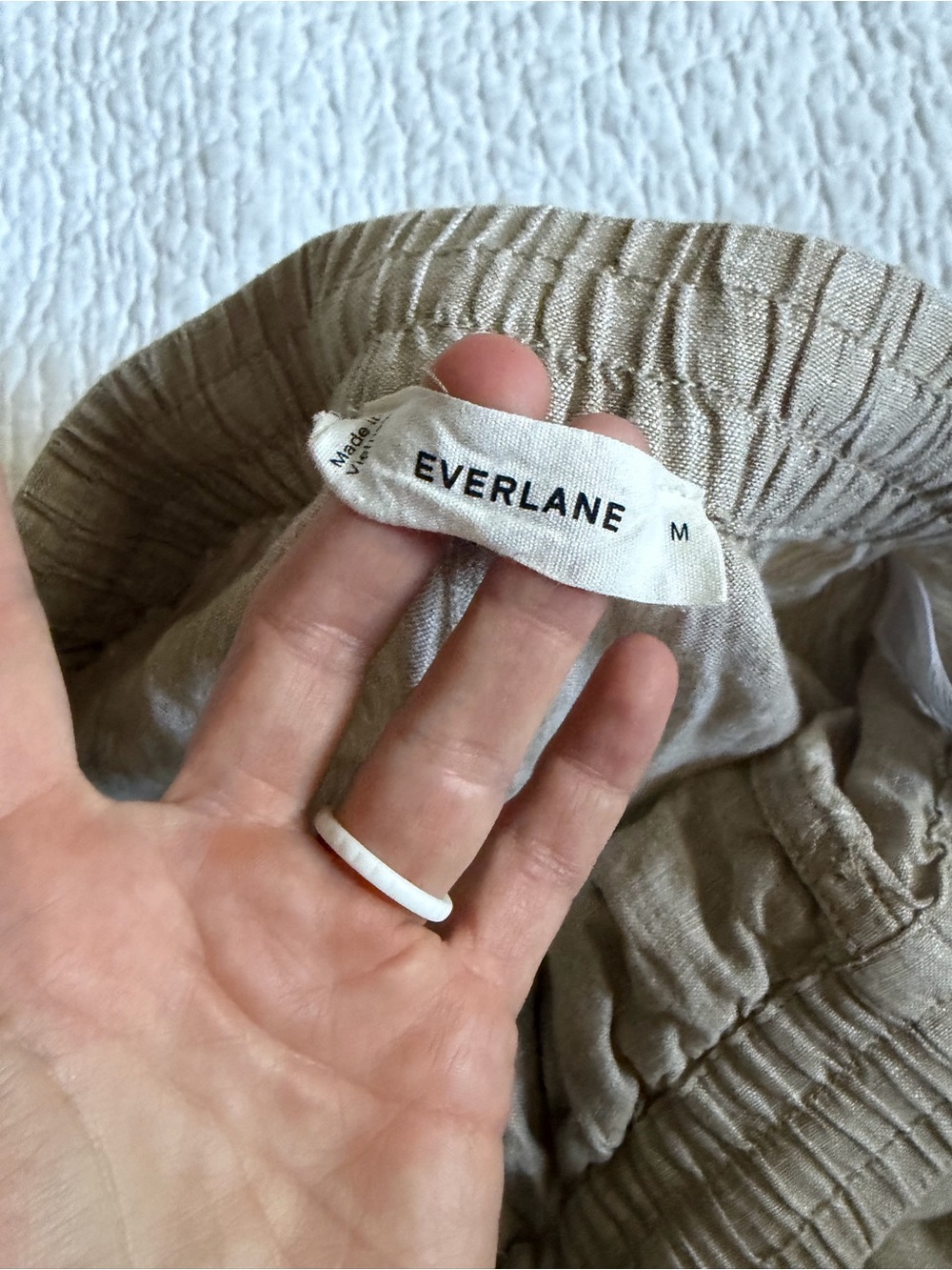 Everlane Cargo Curve Pant in Flax. Size M. - Picture 6 of 8